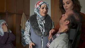 I would like to see him win an award for his role in çukur. Ovgu Yagiyor Bir Baskadir Oner Erkan Oyunculugu