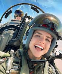 Beautiful 😍 Women Pilot 🇺🇲🚀