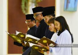 Mesyuarat majlis tertinggi presiden pakatan harapan (ph) bersetuju kabinet akan diumumkan esok dan sebagai permulaan 10 kementerian utama dibentuk. Youth Power On The Rise Barisan Menteri Timbalan Menteri Pakatan Harapan Bawah 40 Tahun