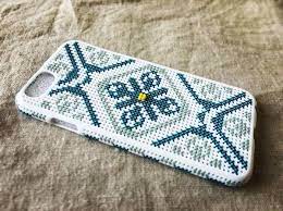 100均diy クロスステッチで スマホケース を作ろう キナリノ ハンドメイド スマホケース クロスステッチ 図案 スマホケース 手作り