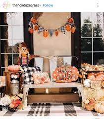 Just pin this photo to one of your fall decor boards on pinterest so that you can easily find it later. Front Porch Fall Decor 2021