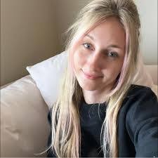 Jennifer Kelsh's Instagram, Twitter & Facebook