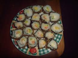 El sushi es un plato japónes a base de arroz, y tiene muchas variantes: Delicious Homemade Sushi Rolls Steemit