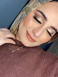 عايزه ميكب ارتست رنج أقصى حاجه ١٠٠٠ الزمالك احنا ٤ أفراد و ممكن اكتر هتيجى  ليا ميكب سواريه يوم ٢٢