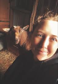 Hi! I'm a 38 year old homesteading farmer from Kansas, USA. I would really  like to find a few female penpals from outside of the USA or Canada! Thank  you ❤️