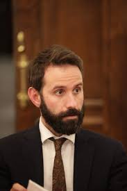 Pol Olivet Rivera: "Hace años que oímos sobre los peligros de  “robotización” de la profesión. La tecnología debe ser un aliado y la  abogacía debe adaptarse"