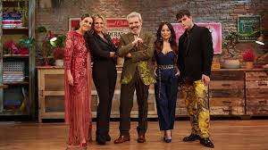 A continuación tienes los perfiles de las personas que han aceptado el reto de la productora de 'masterchef' para alzarse con el triunfo de 'maestros de la costura' e intentar enfocar su vida profesional al mundo de la moda. Maestros De La Costura Temporada 4 Programa 6