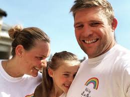 Former England rugby star's wife dies aged 35 after eight-year cancer  battle