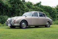 こっちがオリジナル 光岡ビュートのモチーフとなったクラシックカー 小さな高級 高性能サルーンの名作 ジャガー マーク2 1 nosweb jp 日本の旧車webマガジン ノスウェブドットジェーピー ビュート 光岡 ビュート 旧車