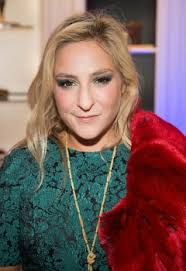 Amal Clooney dévoile pour la première fois le visage de ses jumeaux (Photos)