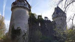 Pages dans la catégorie « château en ruines en bretagne ». C Est Une Verrue A Villedieu Sur Indre La Mairie Ne Sait Plus Quoi Faire Du Chateau En Ruine