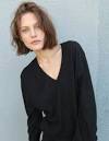 Shoulder Length Blunt Wavy Bob