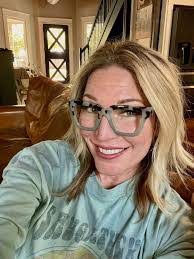 Kristen Kerwin's Instagram, Twitter & Facebook