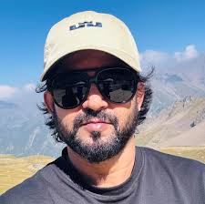 Dr Ramesh Razdan details