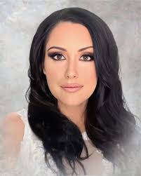 Christina Emerson's Instagram, Twitter & Facebook