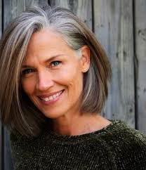 55 Anti Aging Short Hairstyles For Older Women Transition To Gray Hair Long Gray Hair Hair Styles