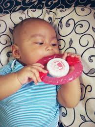 Berawal dari sering nyari barang untuk keperluan anak di internet,aku berinisiatif untuk menyediakan perlengkapan ibu dan anak yang baik,aman,dan perlengkapan bayi murah anakkushop. Cerita Cha Apa Saja Isi Tas Perlengkapan Bayi
