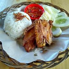 Ana tentu saja tidak akan merasa asing denga makanan yang satu ini. Jual Wow Ayam Goreng Nasi Sambal Lalap Di Lapak Putririana592 Bukalapak
