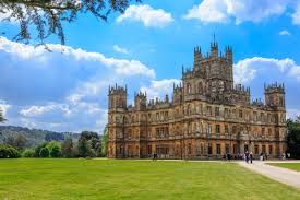We did not find results for: Downton Abbey S Highclere Hosts Christmas Caroling Apartment Therapy