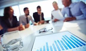 Salariul minim brut pentru cei cu studii superioare şi vechime de cel puţin un an în domeniul studiilor superioare va creşte de la 1 ianuarie 2019, anunţă un proiect de hotărâre de guvern. Salariul Minim In FuncÈie De Studii Apar 11 Noi Salarii Minime Ce Prevede Noua Lege Dcnews