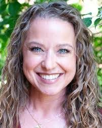 Lauren Kamm's Instagram, Twitter & Facebook