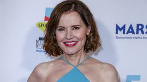 See more ideas about geena davis, davis, actresses. Geena Davis On Joining Netflix S Glow Uncomfortable Metoo Moment