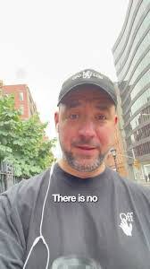 Carmen Mohr's Instagram, Twitter & Facebook