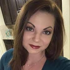 Alicia Dees's Instagram, Twitter & Facebook