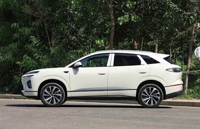 BYD Sealion 06 Exterior in Snow White, AI generated
