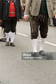 Image result for tbn:h8FCvhlnXhKDCM::www.jornalorebate.com/39/Cartaz-OktoberfestBlumenau2006.jpg