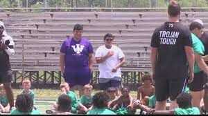 Philadelphia eagle quez watkins comes home to athens to host youth football camp related: Quez Watkins Hosts Football Camp At Athens High Stadium Rocketcitynow Com