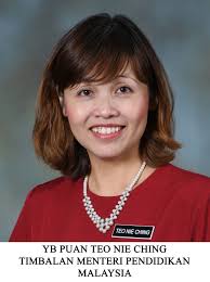 Visit www.astroawani.com for more news. Profesional Teacher Timbalan Menteri Pendidikan Malaysia