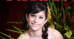 Lily Barraza's Instagram, Twitter & Facebook