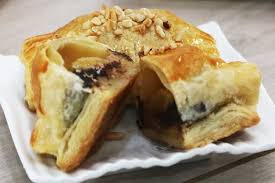Jun 29, 2021 · potong pisang menjadi 2 bagian untuk isian. Bolen Pisang Kacang Coklat Smartpluspro