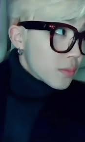 Jungkook Graduation Tatay