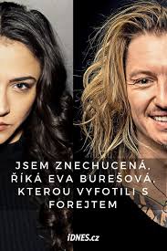 Teď ale eva burešová prozradila, že za zdrženlivostí nebyla neochota vztah přiznávat, nýbrž spíš touha zveřejňovat informace vlastním. Jsem Znechucena Rika Eva Buresova Kterou Vyfotili S Forejtem Z Masterchefa Singer Actors