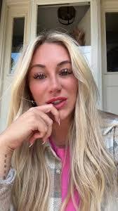 Brianna Clements's Instagram, Twitter & Facebook