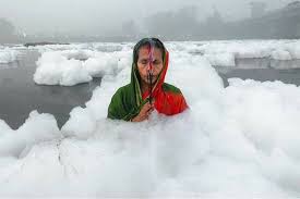 No This Is Not Snow People Offering Prayers At River Yamuna India This Is River Yamuna With Years Of Accumulated Chemical Waste In The Form Of Foam Pics Find and download the best quality snow images. people offering prayers at river yamuna