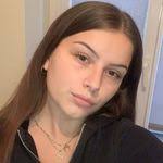 Justine Casanova's Instagram, Twitter & Facebook