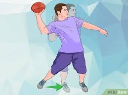 Anak perlu diperkenalkan dengan olah raga sedini mungkin, misalnya melempar/menangkap bola, melompat, main tali, naik sepeda dll). 4 Cara Untuk Melempar Bola American Football Wikihow