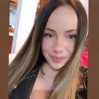 Andrea Onate's Instagram, Twitter & Facebook