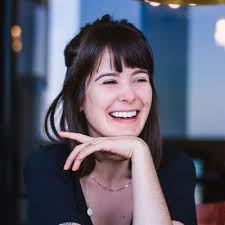 Juliana Goncalves (@JulianaEGves)