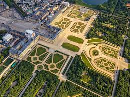 chateau de versailles on instagram les jardins de versailles vu du ciel par jeffreymilstein th versailles garden versailles chateau de versailles
