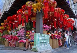 Sidang media tpm di smk pusat bandar puchong 1 mengenai isu hiasan sambutan tahun baru cina. Tiada Kenaikan Harga Barang Ketara Sempena Tahun Baru Cina Kosmo Digital