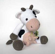 Amigurumi Inek Yapimi Cocuklarin En Cok Dikkatini Ceken Ve En Cok Tercih Edilen Oyuncak Amigurumi Modelleri Arasinda Yer Almaktad Orme Bebekler Orgu Amigurumi