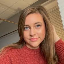 Estella Calhoun's Instagram, Twitter & Facebook