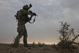 The new insignia was a horizontal blue diamond, bordered in gold with the word rangers in gold, inside. Ello Govna 75th Ranger Regiment Army Rangers Us Army Rangers