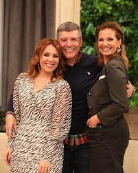 João baião on wn network delivers the latest videos and editable pages for news & events, including entertainment, music, sports, science and more, sign up and share your playlists. Tania Ribas De Oliveira E Joao Baiao Na Tvi Nao Porque Somos Muito Caros