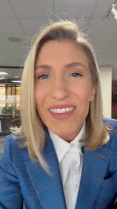 Cincinnati Police Department's Officer Brandon Fields vs. 9-year-old Ellis  Weaver It's a dance-off at the Taste of Cincinnati »» http://bit.ly/1RKKqPM 