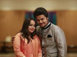 Check out above to know about. Idhayathai Thirudathey Fame Karthik Sasidharan And Priya Celebrate Their 5th Wedding Anniversary See Post Times Of India
